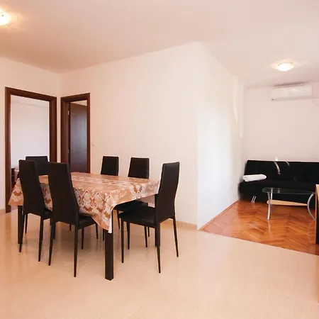 Apartment Bilice I *